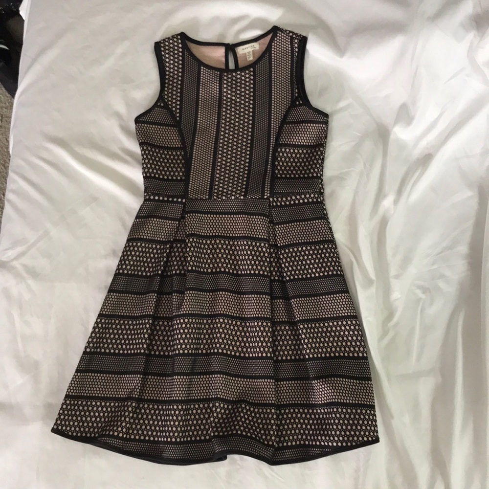 Monteau Los Angeles Sleeveless Black/Pink Girl Dress.  Size 10.